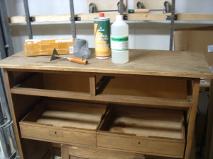 Meubel strippen en weer netjes maken